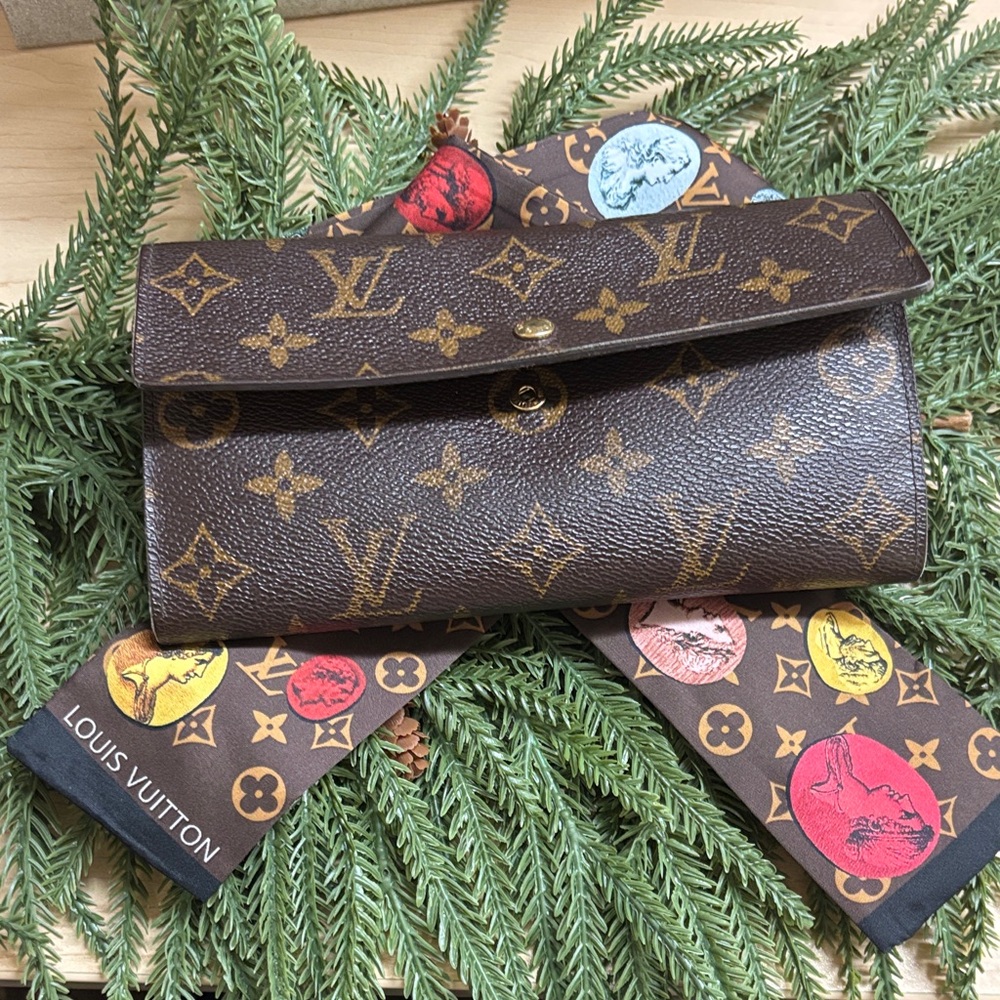 Louis Vuitton Brown Monogram Clutch